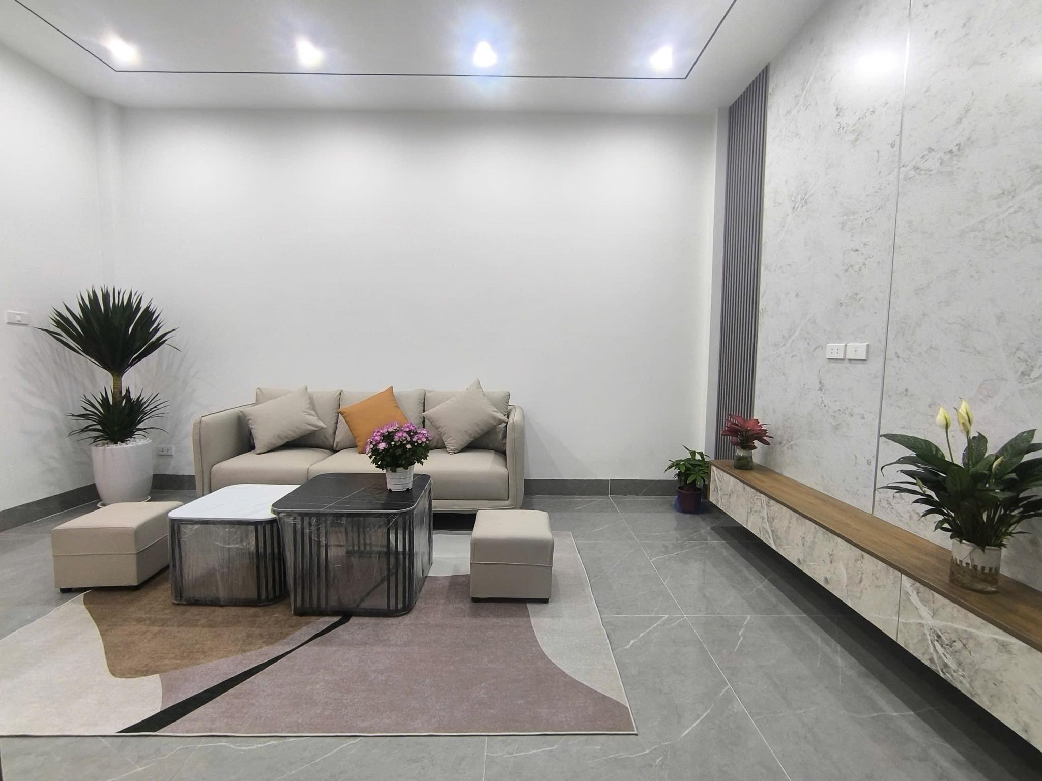 CĂN GÓC 4T NGÕ QUỲNH-HBT-40M2,MT 6M-GẦN HỒ-THOÁNG MÁT - Ảnh chính