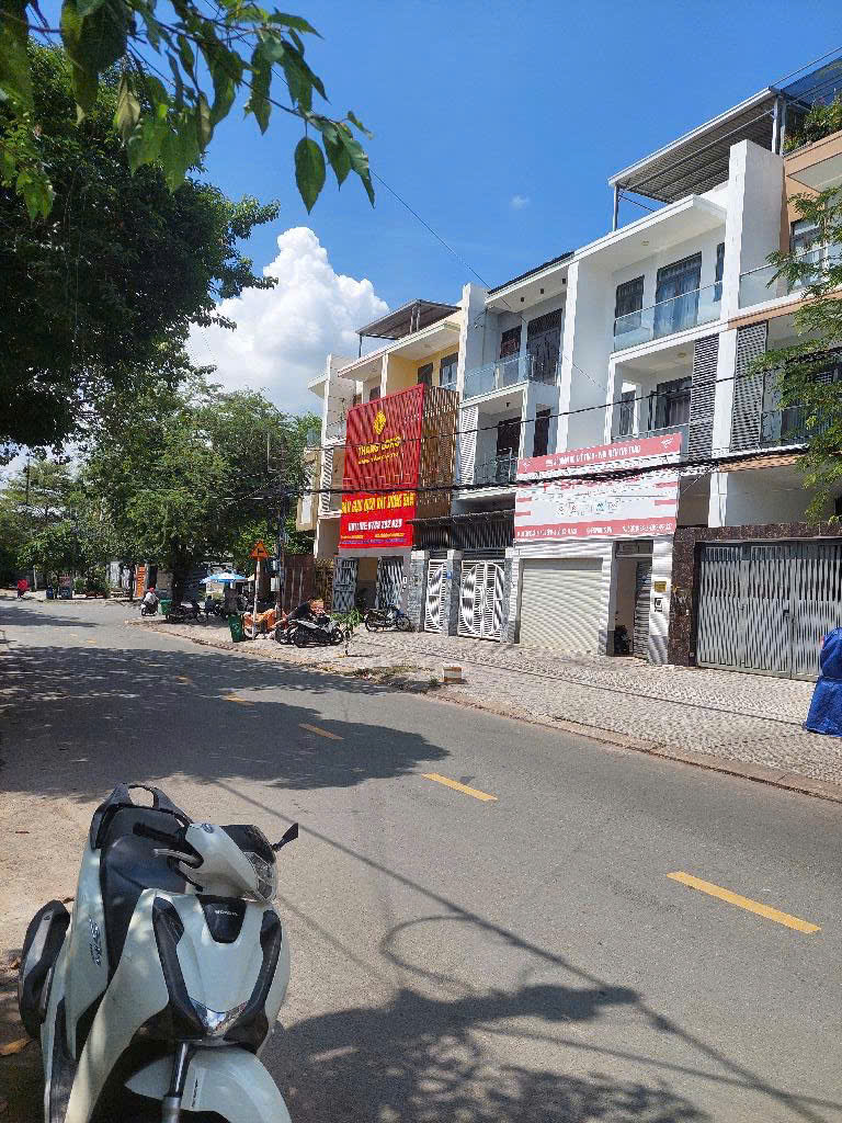 Bán nhà mặt tiền đường số 12, Tam Bình, đang cho thuê 17tr, 150m2 giá 13,5 tỷ - Ảnh 1