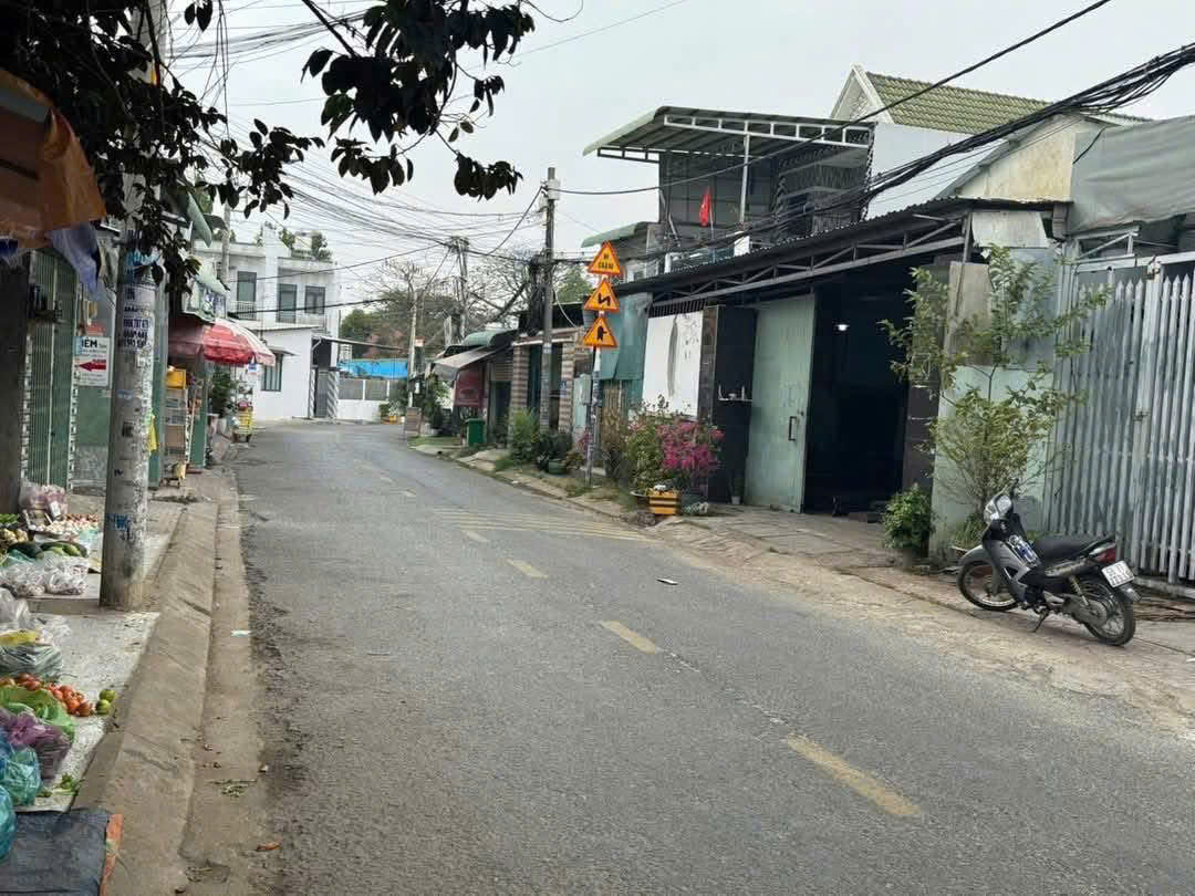 4 Nền FO - Mặt Tiền chuẩn bị xuất xưởng, sát ủy ban nhân dân, sát chợ, sát trường học, - Ảnh chính