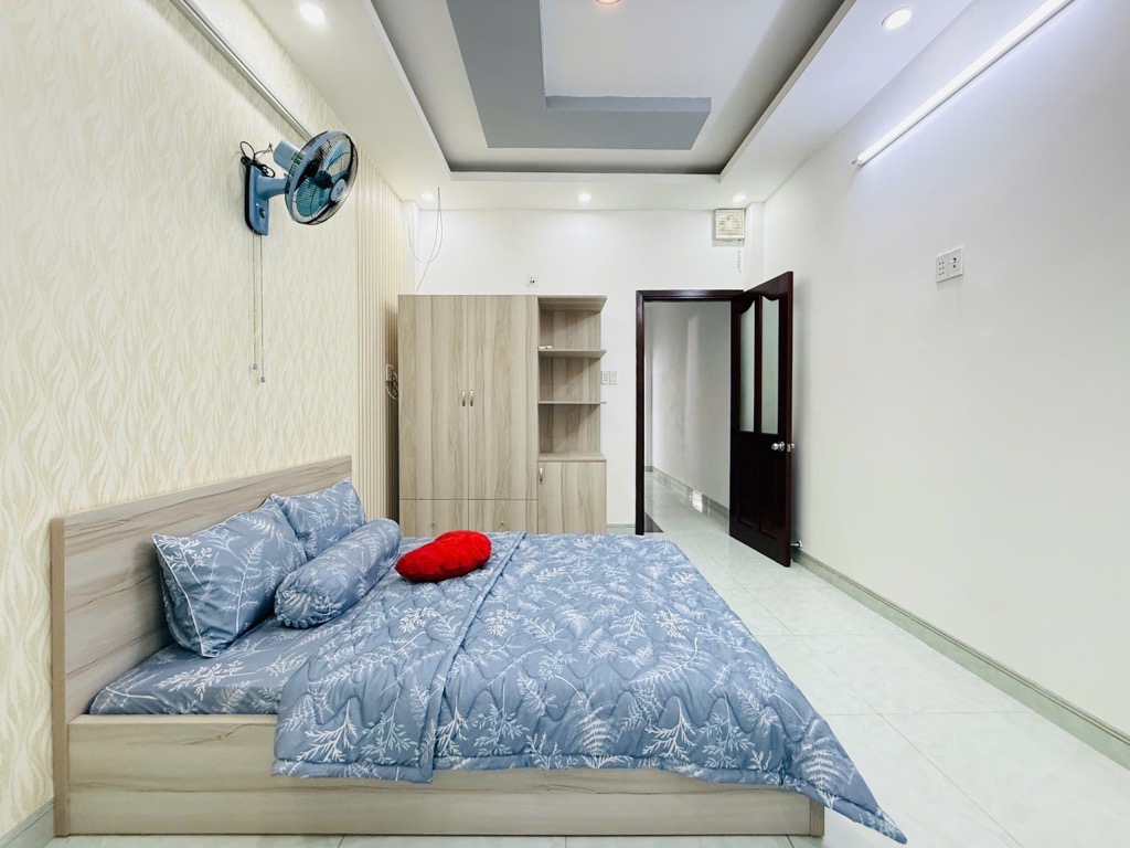 NHÀ ĐẸP LUNG LINH - HXH THÔNG - GẦN CHỢ PHẠM VĂN BẠCH & ST EMART2 - DT 66M² - 4 TẦNG HƠN 6 TỶ - Ảnh 3