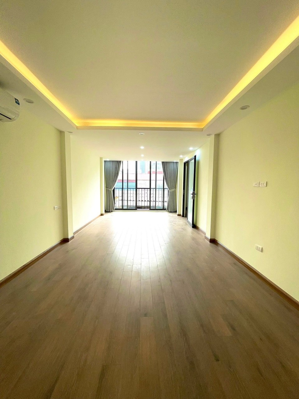 LÔ GÓC HỒNG MAI - 50M RA PHỐ - 6 TẦNG THANG MÁY - GIÁ 8 TỶ - Ảnh 2