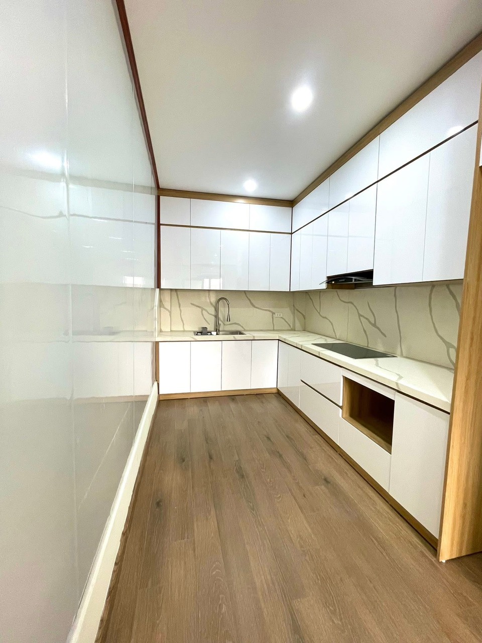 LÔ GÓC HỒNG MAI - 50M RA PHỐ - 6 TẦNG THANG MÁY - GIÁ 8 TỶ - Ảnh 3