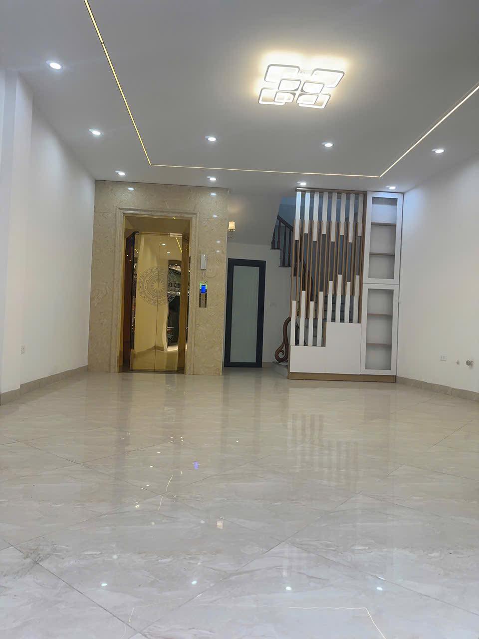 HOT - Bán nhà ngõ phố Trương Định - Hai Bà Trưng, 45m2, 5 tầng oto giá chỉ có 11,98 tỷ - Ảnh 1
