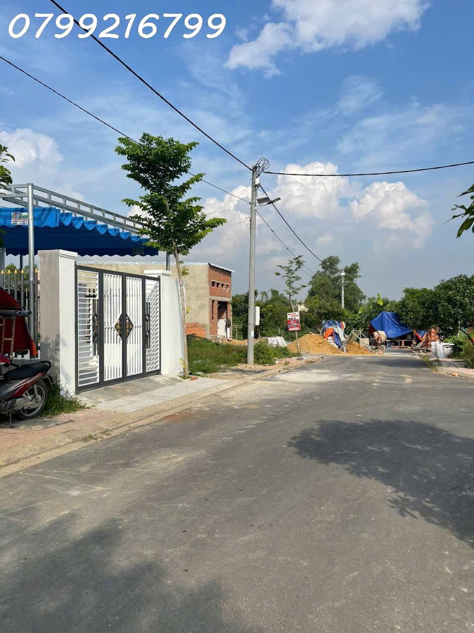 Đất nền giá rẻ sổ riêng thổ cư 1 sẹc QL1A trọn sổ 900 triệu . LH 0799 216 799 em Trinh. - Ảnh 3