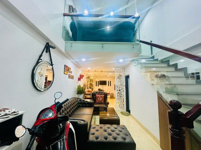 BÁN NHÀ RIÊNG FULL NỘI THÂT Ngọc Trì-Long Biên 35 m2,  5 tầng,mặt tiền  3.7m, 5.8 tỷ. - Ảnh 4