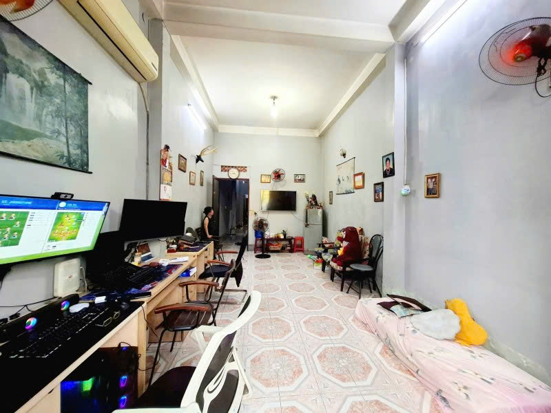 Bán nhà Mặt tiền Cộng Hòa gần Ấp Bắc - Núi Thành , DT: 3.5x23m, 3 Tầng - 7PN, 17.99 tỷ. - Ảnh 1