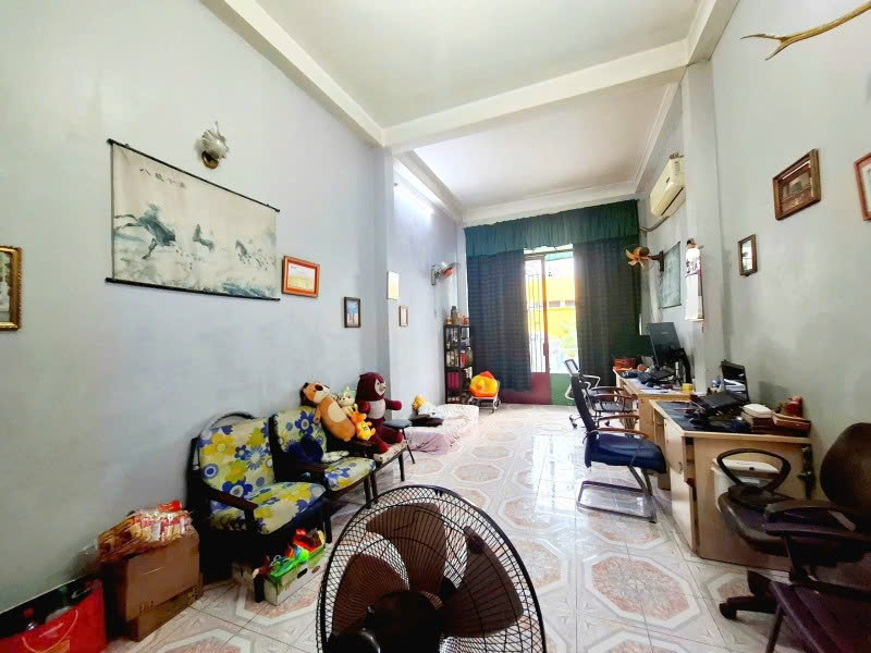 Bán nhà Mặt tiền Cộng Hòa gần Ấp Bắc - Núi Thành , DT: 3.5x23m, 3 Tầng - 7PN, 17.99 tỷ. - Ảnh 2