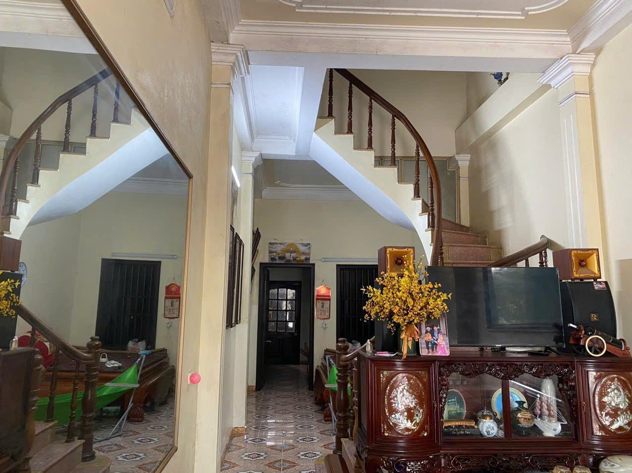 NHÀ ĐẸP - VỊ TRÍ TỐT - Chính Chủ Cần Bán Căn Nhà Mặt Đường QL10, phố Tân Thành, Kim Sơn, Ninh Bình - Ảnh 1