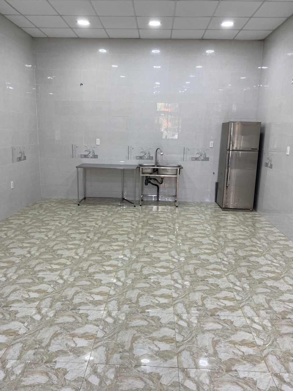 CHÍNH CHỦ CHO THUÊ NHÀ VÀ ĐẤT 500M2 PHƯỜNG TÂN TẠO - TP HỒ CHÍ MINH - Ảnh 2