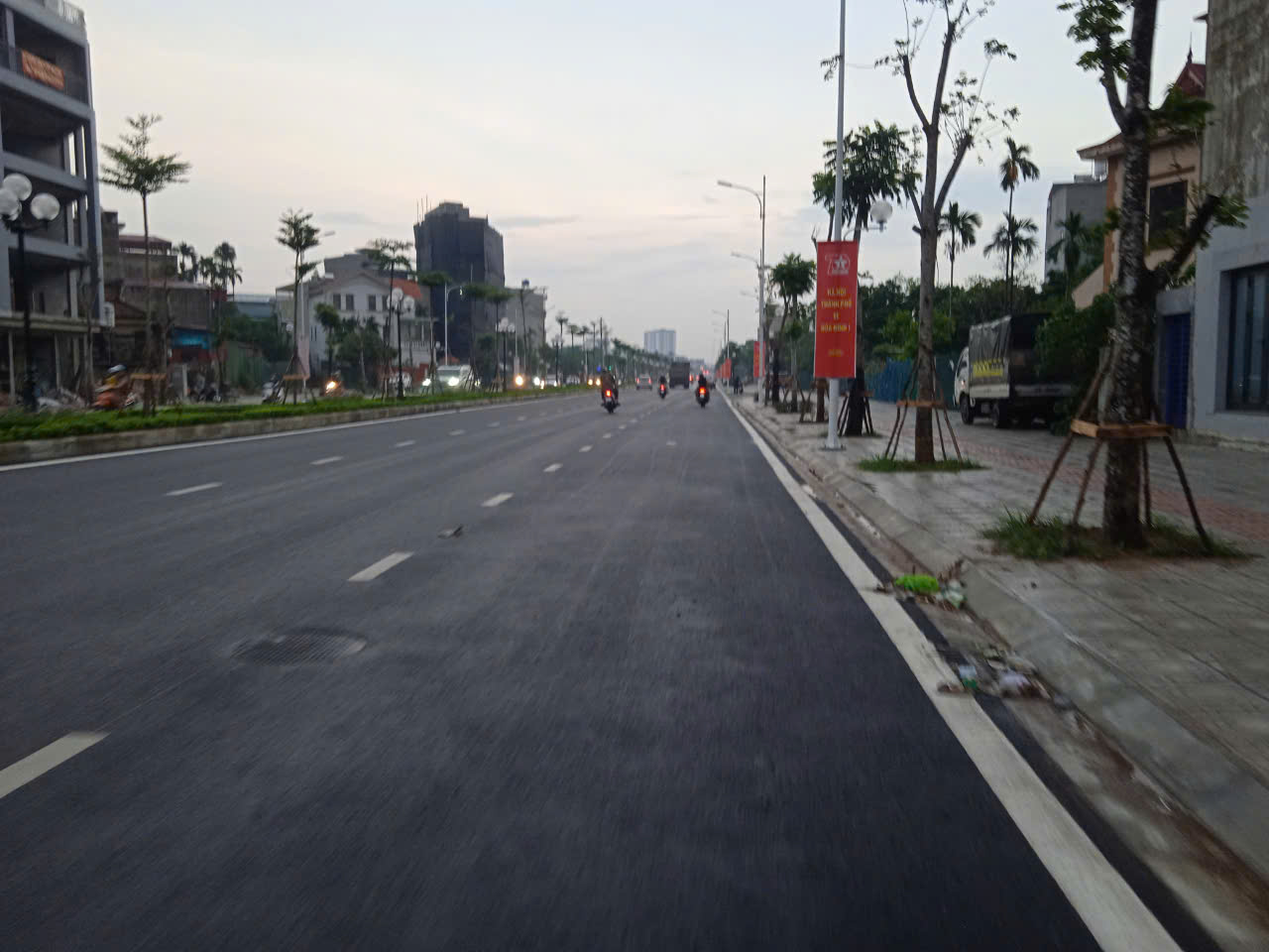 Bán nhà mặt phố Hồng Tiến Long Biên 108m mặt tiền 8m vỉa hè kinh doanh oto tránh đỗ 29 tỷ - Ảnh 2