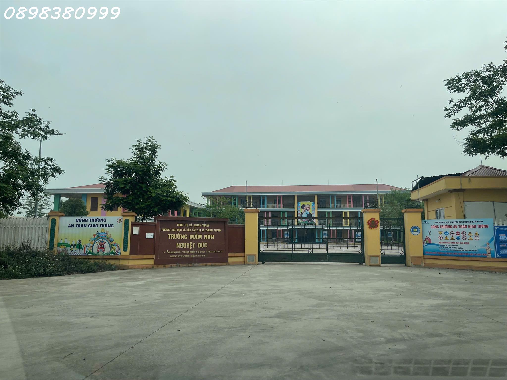 Bán lô đất đẹp long lanh, tặng ngay nhà cấp 4, trục chính tại P.Nguyệt Đức, TX Thuân Thành - Ảnh 1