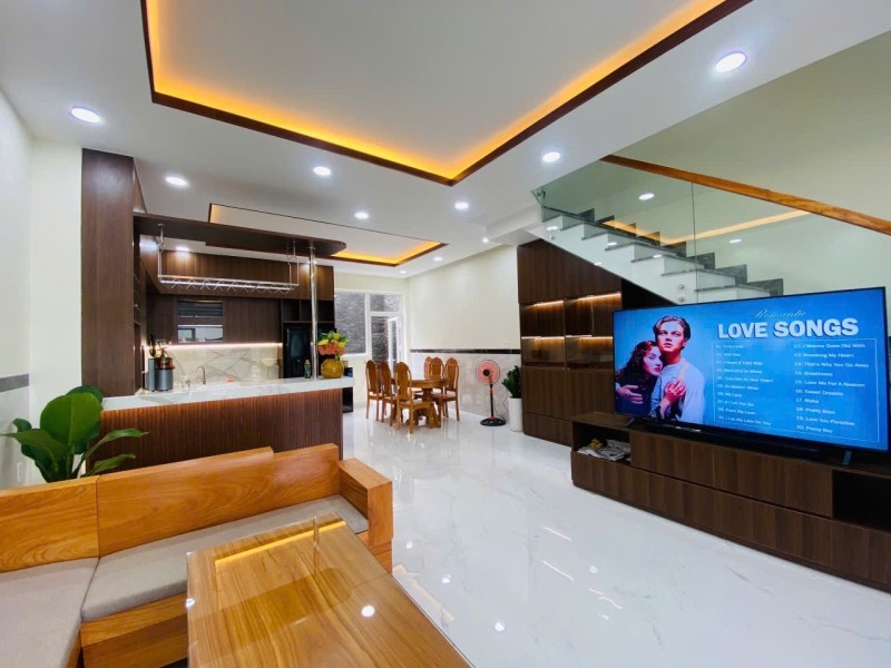 Bán nhà mặt phố Q.9, Thủ Đức, 147m², 4 tầng, 6PN, 15.4 tỷ, sổ hồng - Ảnh 1
