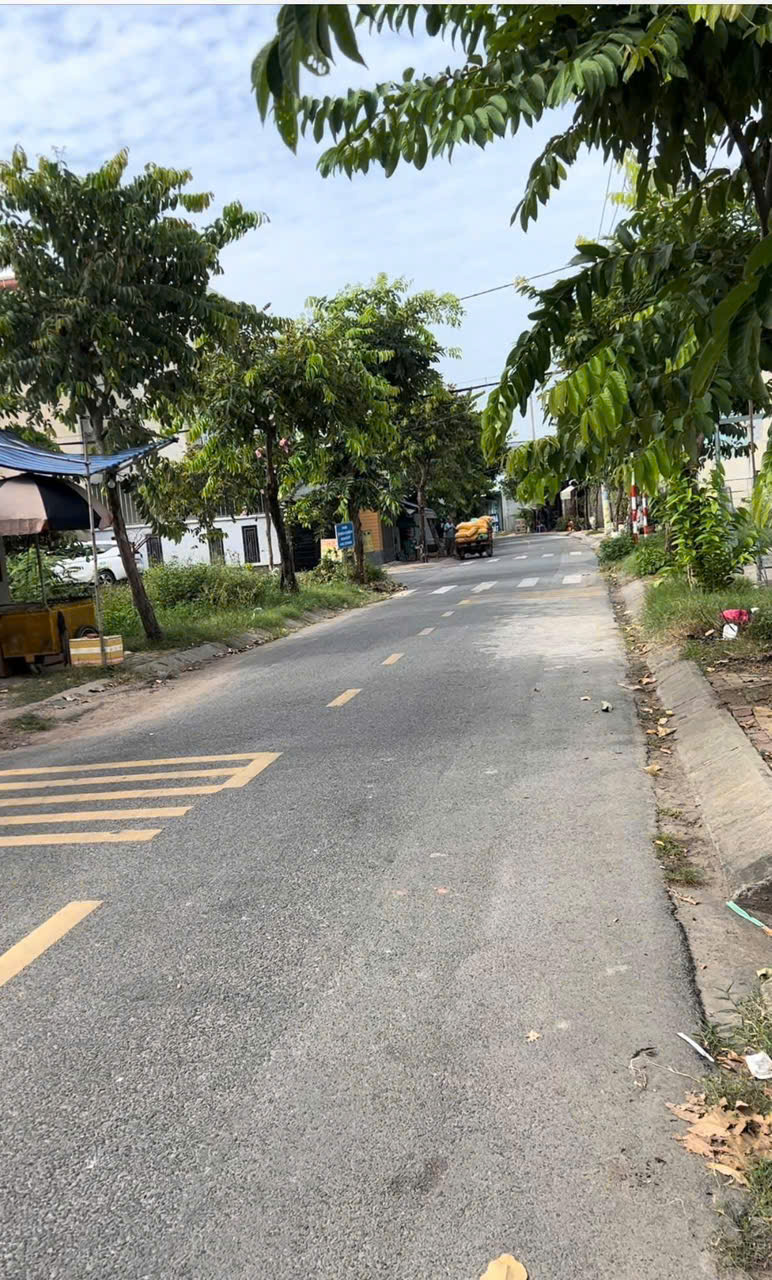 BÀ CHỊ ĐỊNH CƯ NƯỚC NGOÀI – CẦN BÁN GẤP LÔ ĐẤT ĐẸP GIÁ RẺ HÓC MÔN - Ảnh 1