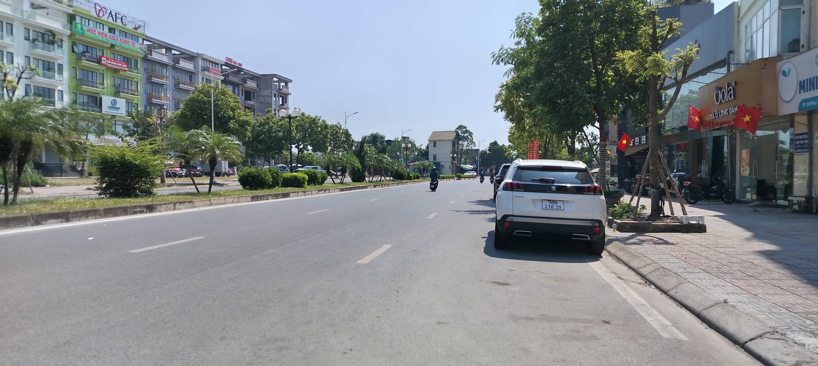 BÁN NHÀ MỚI Ở LUÔN Hồng Tiến - Bồ Đề 35 m2, 6 Tầng mặt tiền 5.72m, 8.4 tỷ Long Biên. - Ảnh chính