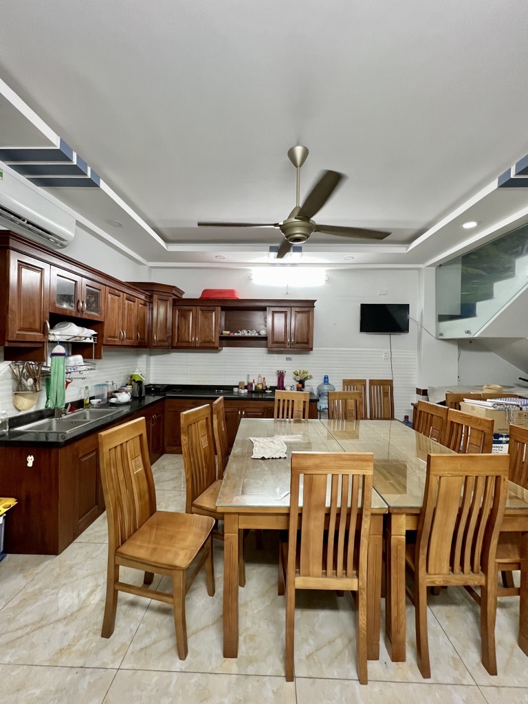 Bán nhà 3 lầu hẻm 10m Phan Huy Ích ngang 5m 110m2 vài bước ra đường gần chợ 11.5 tỷ. - Ảnh 2