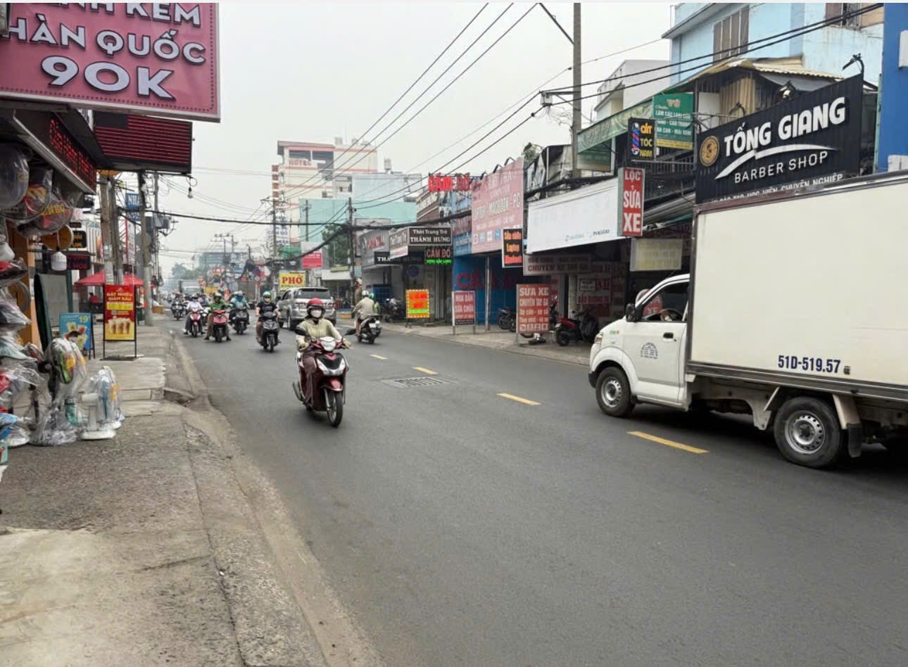 Bán nhà 3 lầu hẻm 10m Phan Huy Ích ngang 5m 110m2 vài bước ra đường gần chợ 11.5 tỷ. - Ảnh 1