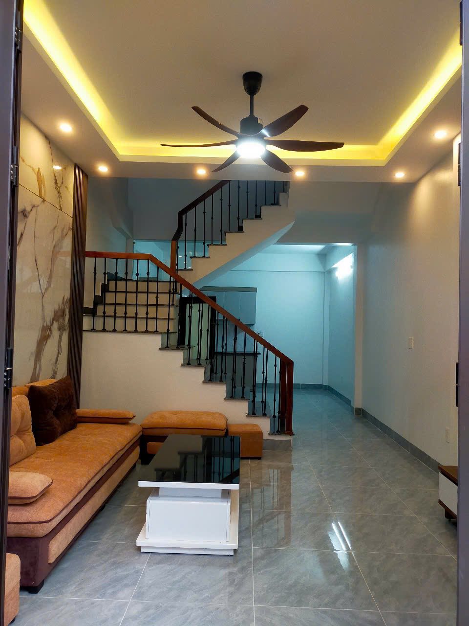 Bán nhà 3 tầng ngõ phố Ngọc Tuyền, ph Ngọc Châu, TP HD, 43m2, 3 ngủ, hướng nam, 1.95 tỷ - Ảnh chính