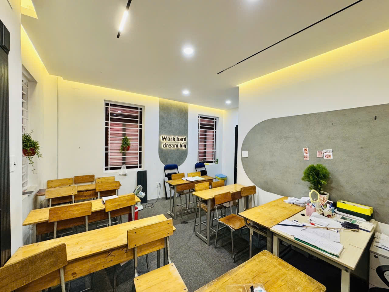 NGỘP BANK BÁN TOÀ NHÀ MT THANG MÁY- CỘNG HÒA -TÂN BÌNH- NGANG 8M NGAY SÂN BAY- GIÁ 36 TỶ - Ảnh 1