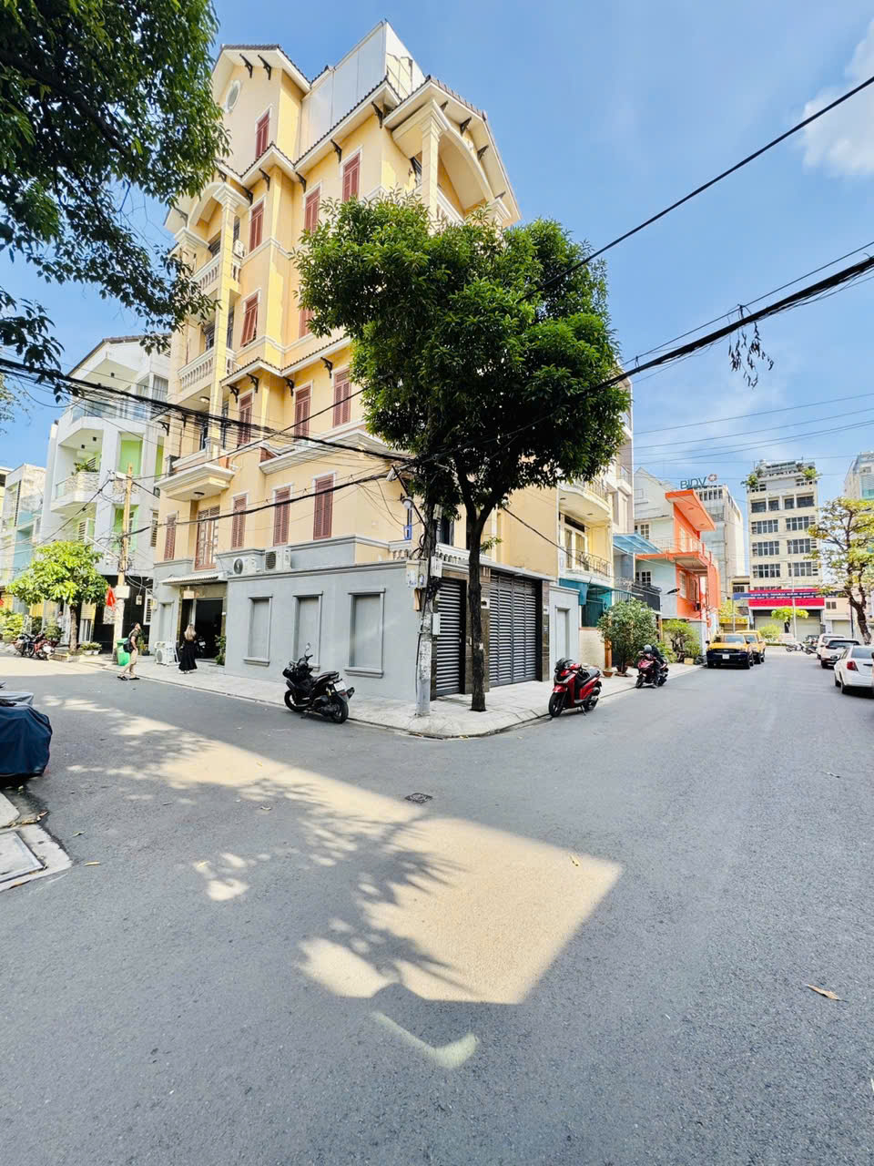 NGỘP BANK BÁN TOÀ NHÀ MT THANG MÁY- CỘNG HÒA -TÂN BÌNH- NGANG 8M NGAY SÂN BAY- GIÁ 36 TỶ - Ảnh chính