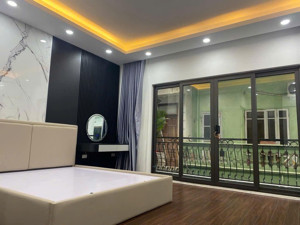 Bán nhà Phố Tôn Đức Thắng, Nội Thất Đẹp, 5 Phòng Ngủ, 40mx4T, Giá: 7.2 Tỷ, Lh: 0396935190. - Ảnh 2