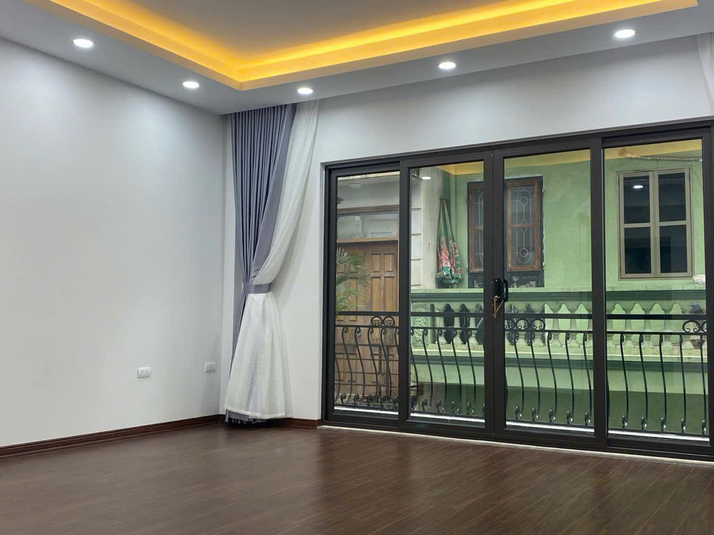 Bán nhà Phố Tôn Đức Thắng, Nội Thất Đẹp, 5 Phòng Ngủ, 40mx4T, Giá: 7.2 Tỷ, Lh: 0396935190. - Ảnh 3