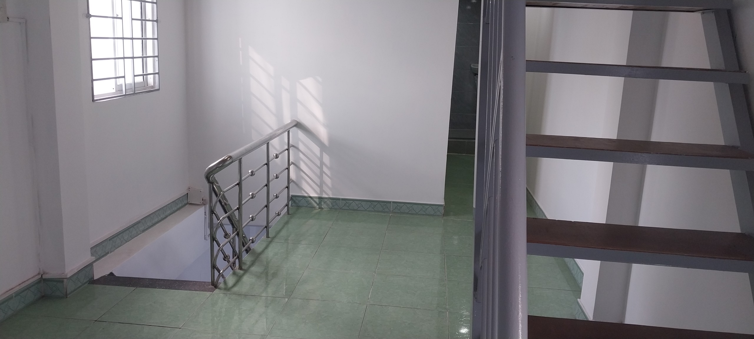 ♣ 1.7x tỷ nhà 2.5 tầng gần 471 Nguyễn Tất Thành, dầm trụ thép cứng, tường 20, sạch sẽ - Ảnh 4