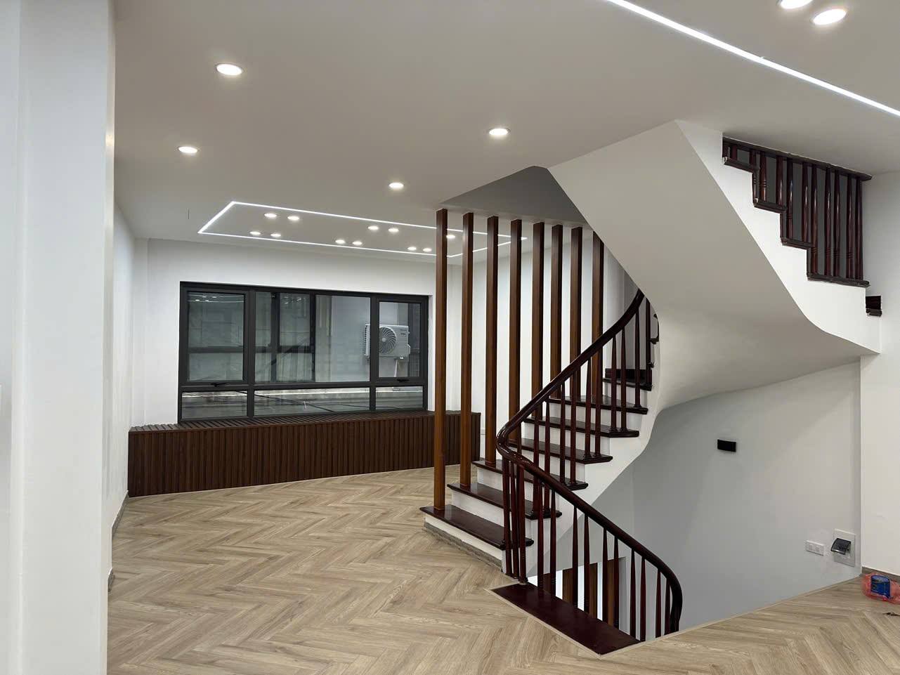 Bán Nhà Đường Phạm Văn Đồng 54m2 x 4 tầng, mặt ngõ thộng rộng ô tô tránh, căn góc mặt tiền bề thế, - Ảnh 1