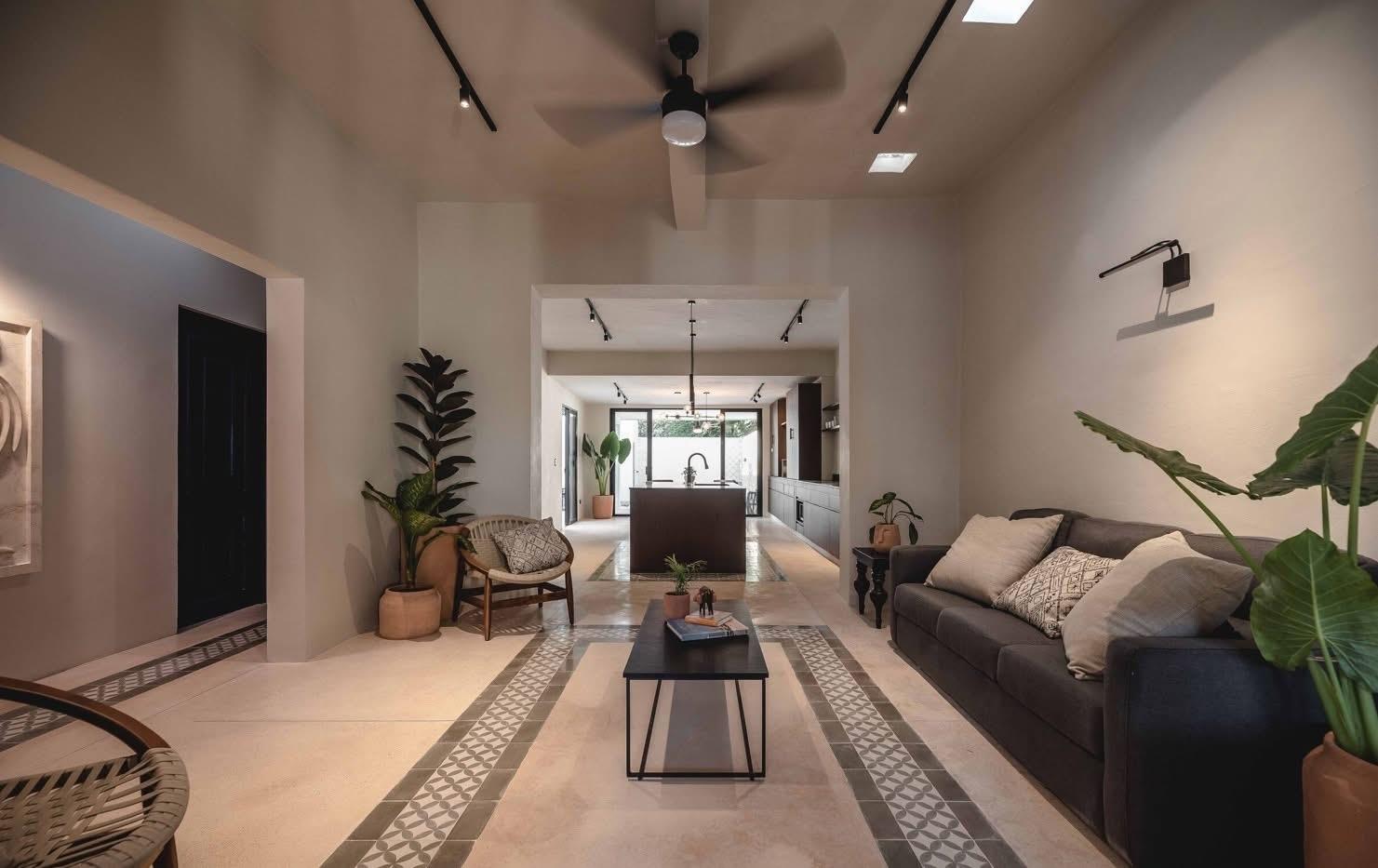 **Bán nhà HXH đường Hậu Giang, phường 4 Tân Bình, (93m2), sân bay TSN - Ảnh 1