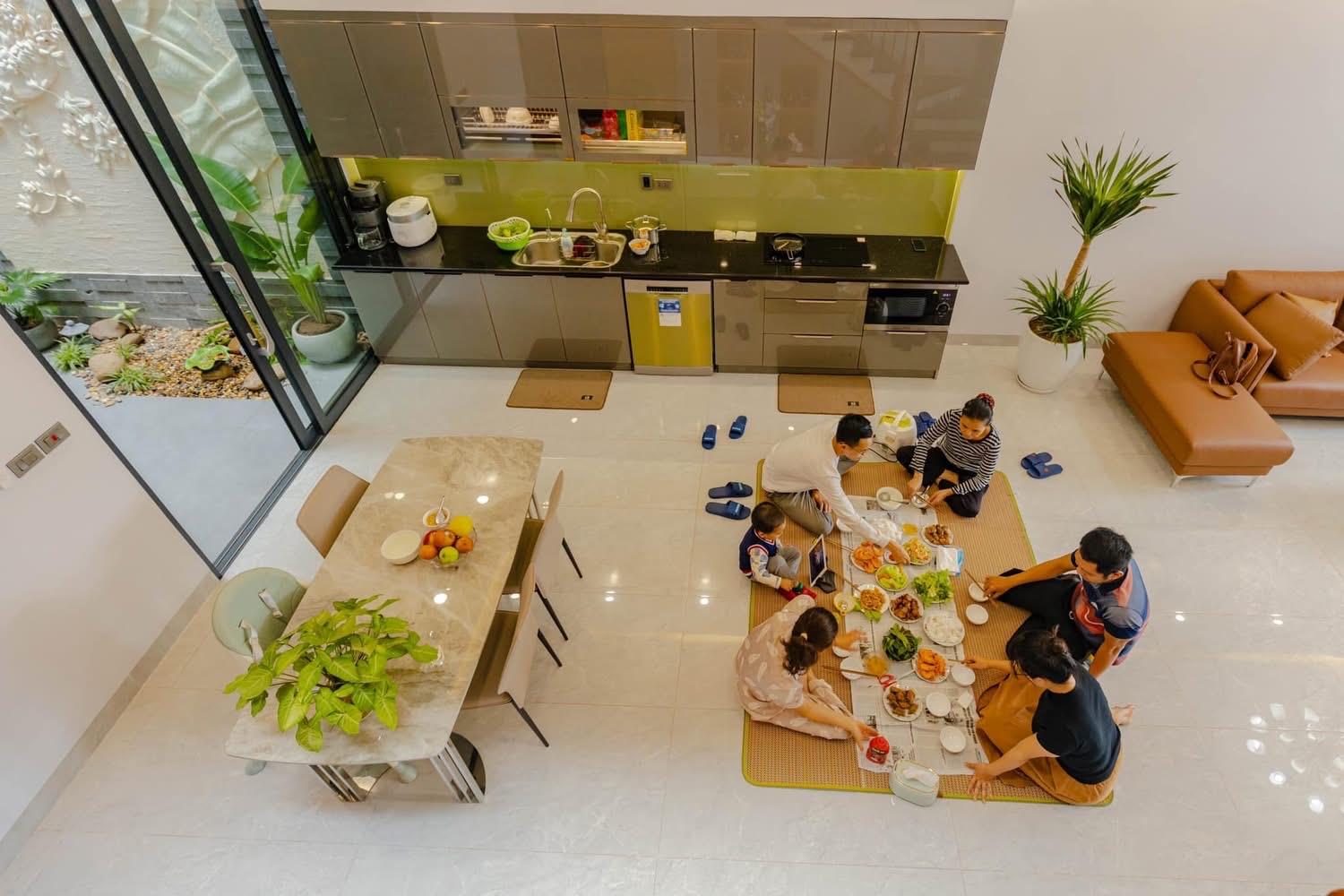 **Bán nhà mặt tiền Lạc Long Quân, phường 10, Tân Bình; 4*19 - 15,7 tỷ - Ảnh 2