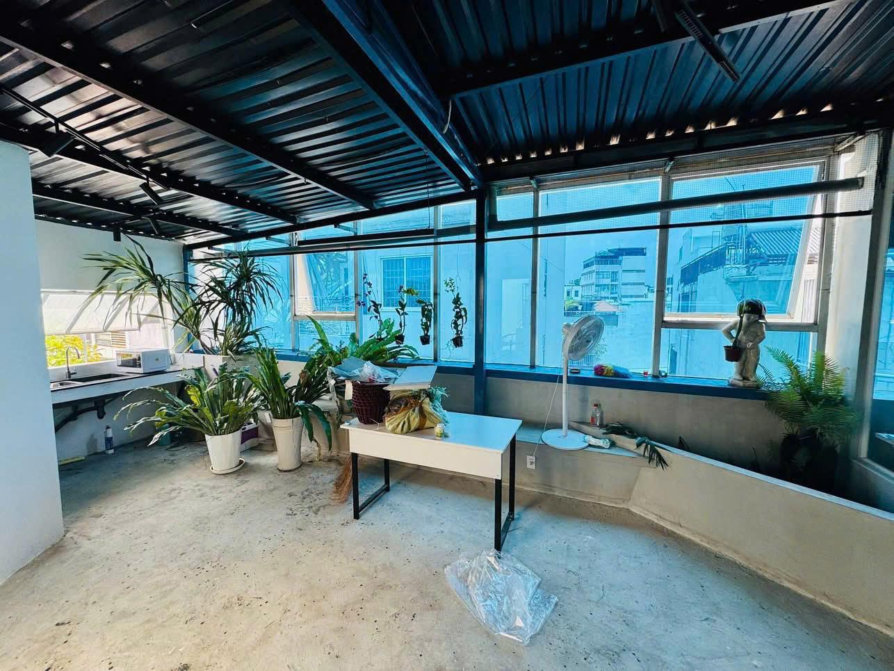 **Vip Quận1- Mặt Tiền Trần Hưng Đạo, Vị Trí Đắc Địa 69m-5Tầng 5PN Full Nội Thất 27.5Tỷ** - Ảnh 2