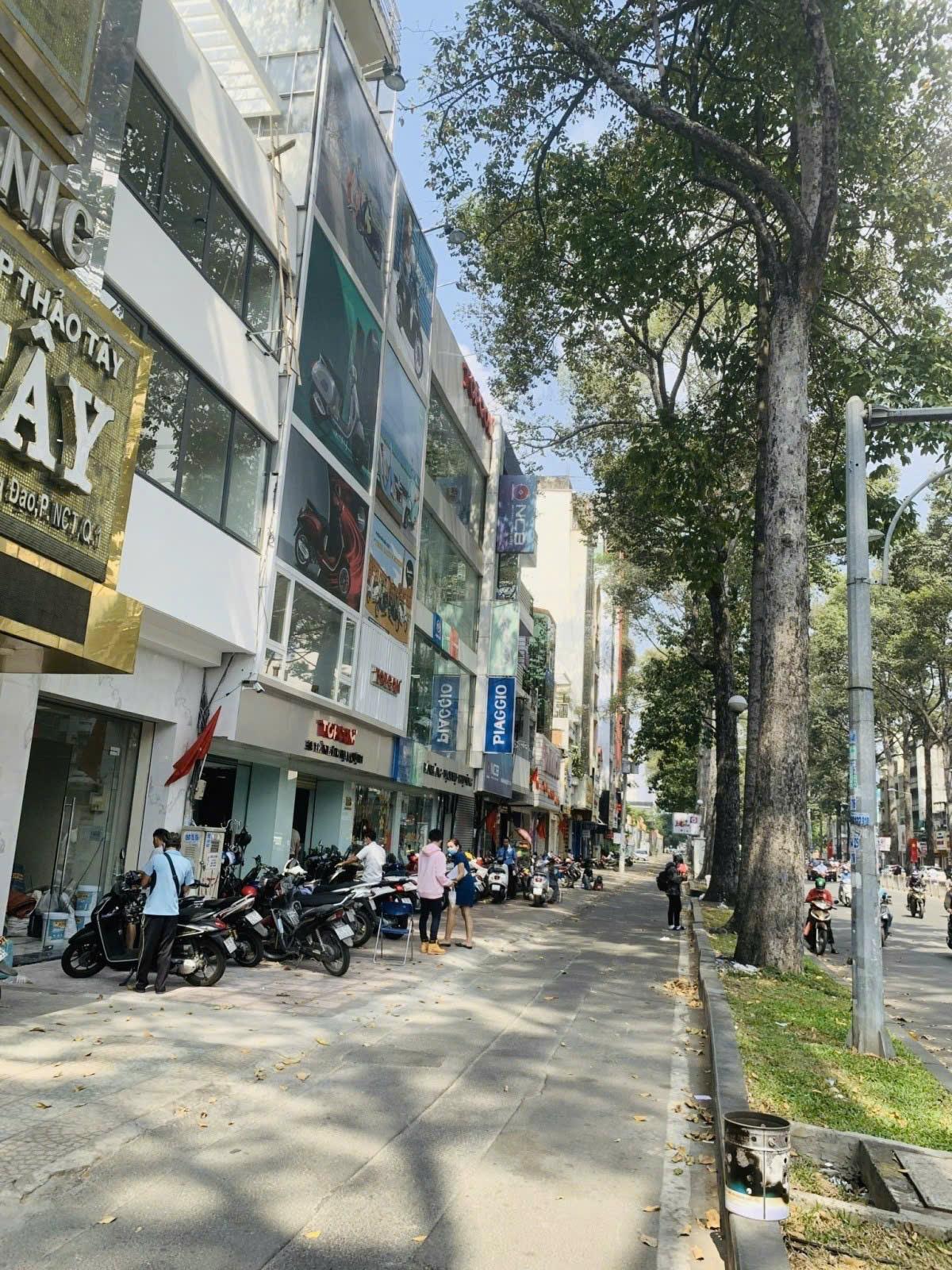 **Vip Quận1- Mặt Tiền Trần Hưng Đạo, Vị Trí Đắc Địa 69m-5Tầng 5PN Full Nội Thất 27.5Tỷ** - Ảnh 4