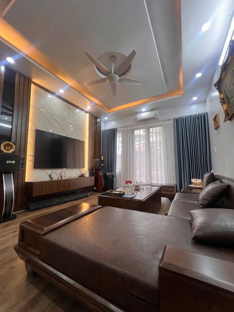 Bán nhà KIm Mã , Ba Đình , HN . DT 60M2 , 5T,  MT 4.5M . Giá 15 tỷ - Ảnh chính