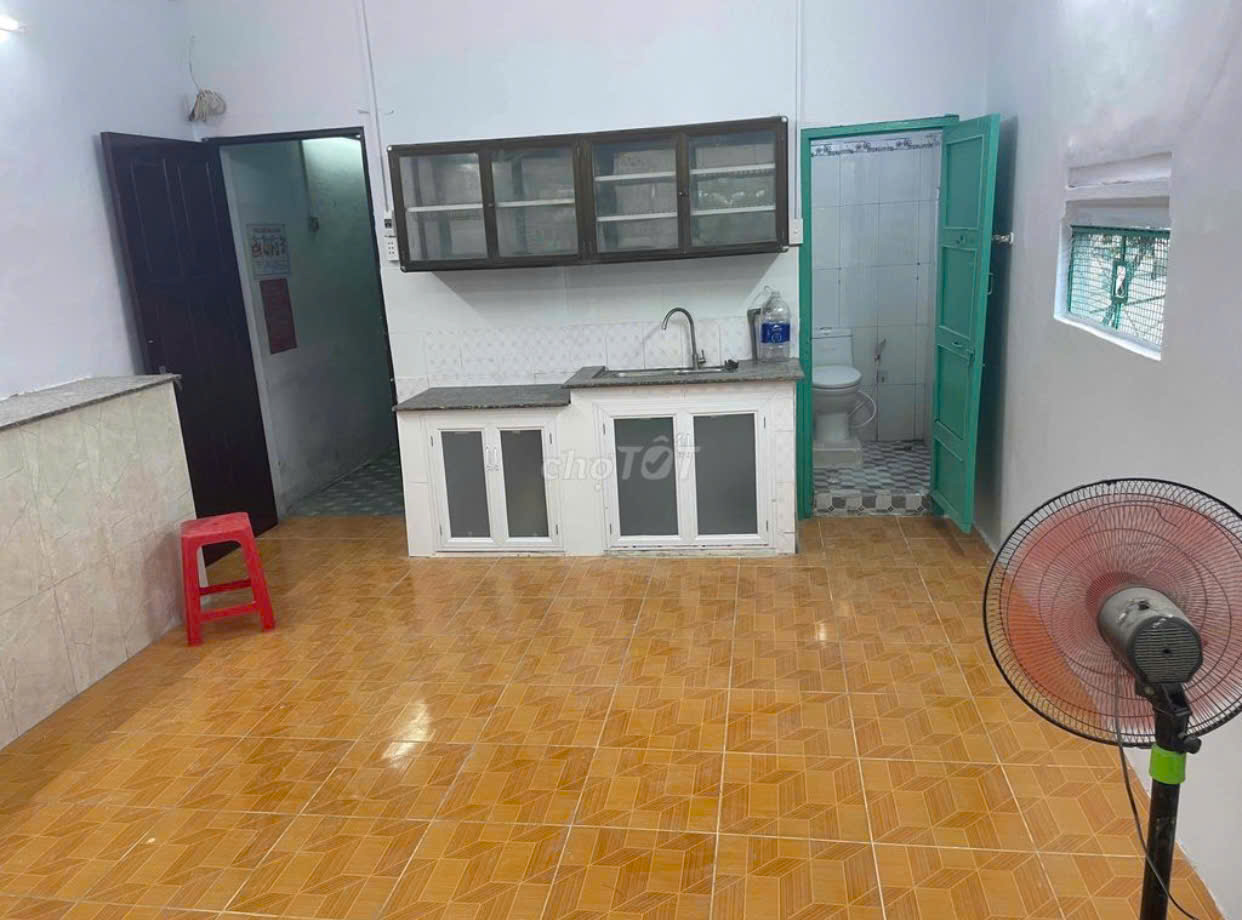 Bán căn hộ tập thể tầng 4 mặt tiền đường Lê Văn Sỹ Q. Tân Bình - Ảnh 1
