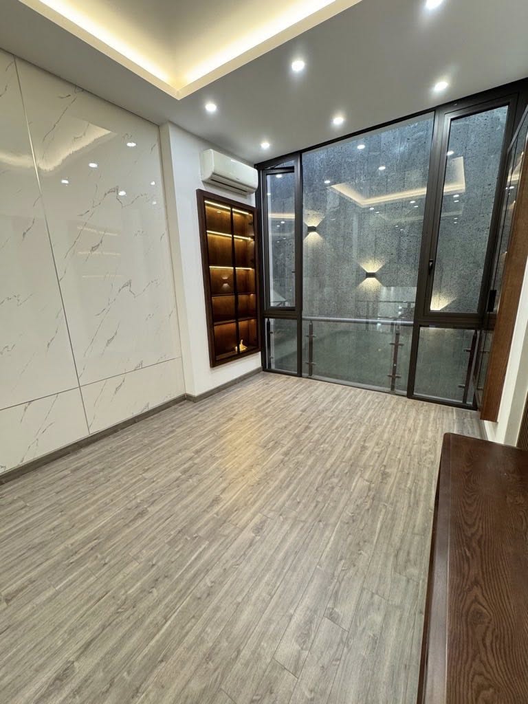 Nhà 5 tầng Trung Tâm Quận Đống Đa giáp Cầu Giấy - Ô tô đỗ cửa - 2 mặt thoáng - Ảnh 1