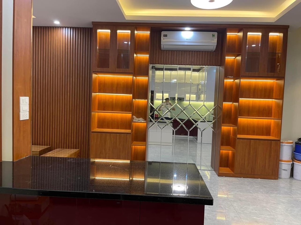 Khu vực thoáng mát, đẹp, gần Sông Hồng, hưởng trọn tiện ích KDT Ciputra, vài bước là ra đường đôi - Ảnh 4