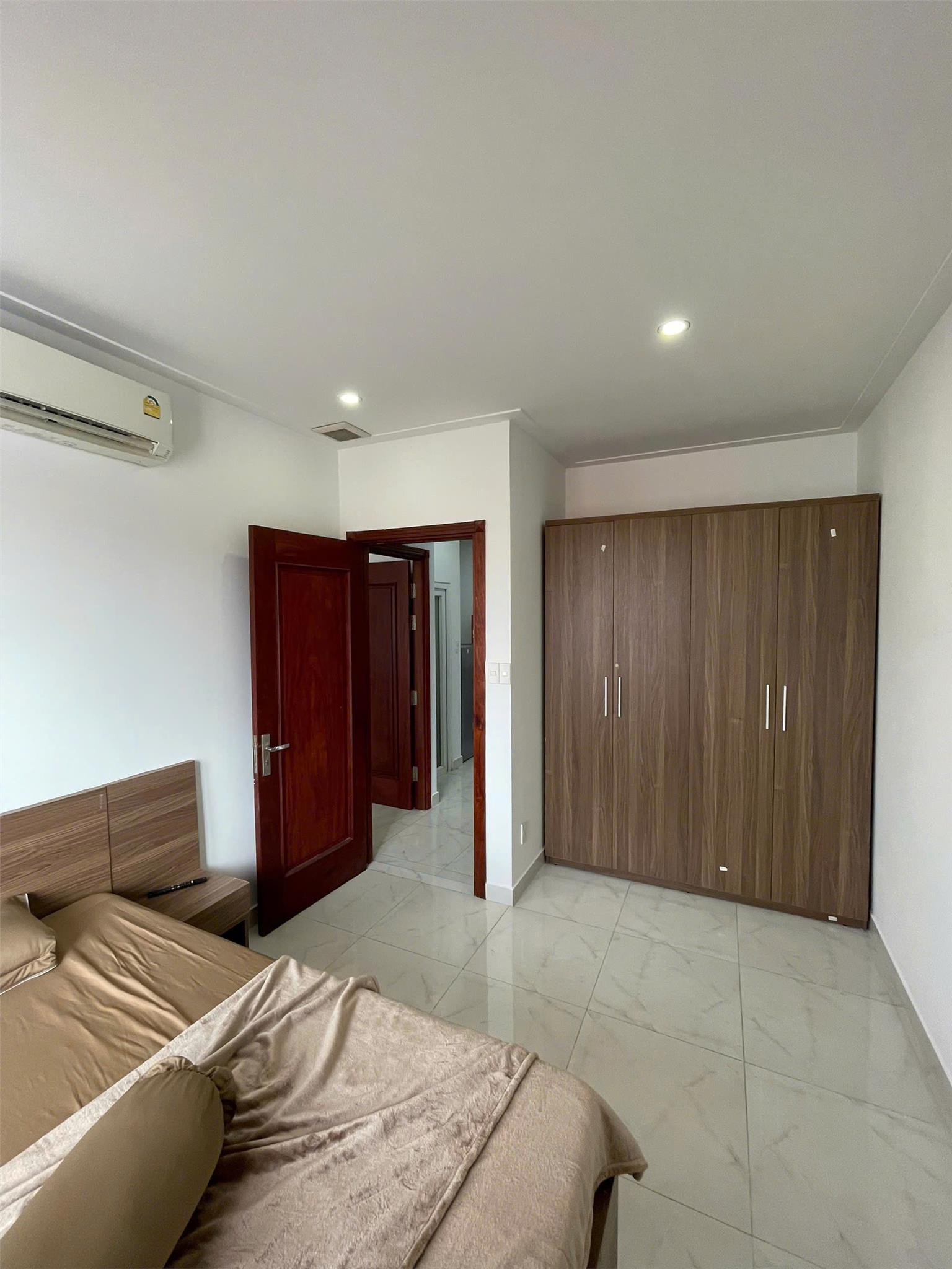 CHDV CAO CẤP  cách sân bay 5p, 2PN, 2WC full nội thất DT 55m2. Giá 12,5tr/thg - Ảnh 2