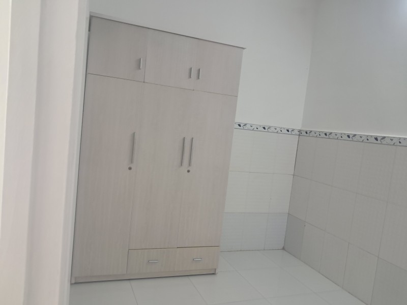 ♪ Nhà cách Hoàng Diệu 70m, 34m2, ngang 5.5m vuông, C4, sạch, 2.1 tỷ - Ảnh 1