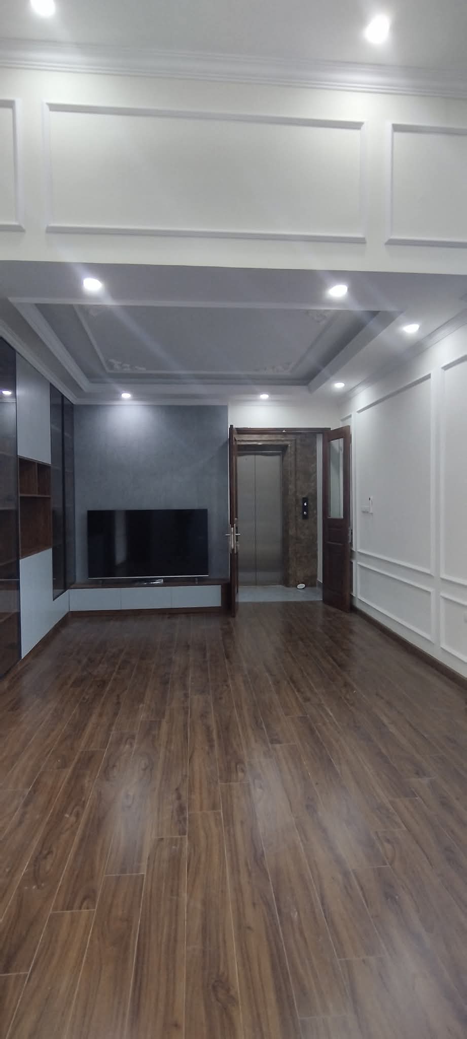 BÁN NHÀ ĐƯỜNG NGUYỄN VĂN HUYÊN CẦU GIẤY, Ô TÔ 7 TẦNG KINH DOANH. DT 45M2 GIÁ 18.5 TỶ - Ảnh chính