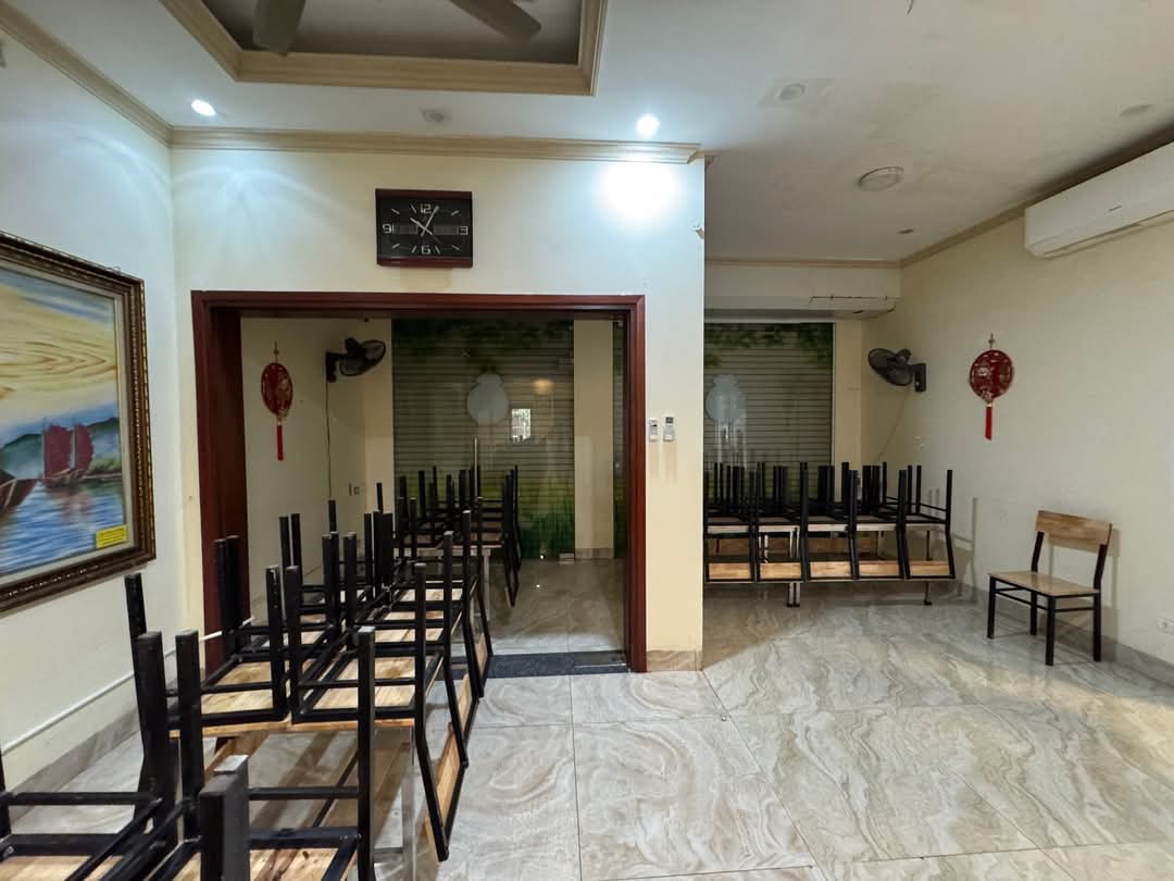 BÁN NHÀ LIỀN KỀ NGÕ 108 NGUYỄN TRÃI THANH XUÂN, VỊ TRÍ ĐẸP SIÊU VIP SIÊU HIẾM AN SINH ĐỈNH. - Ảnh 2