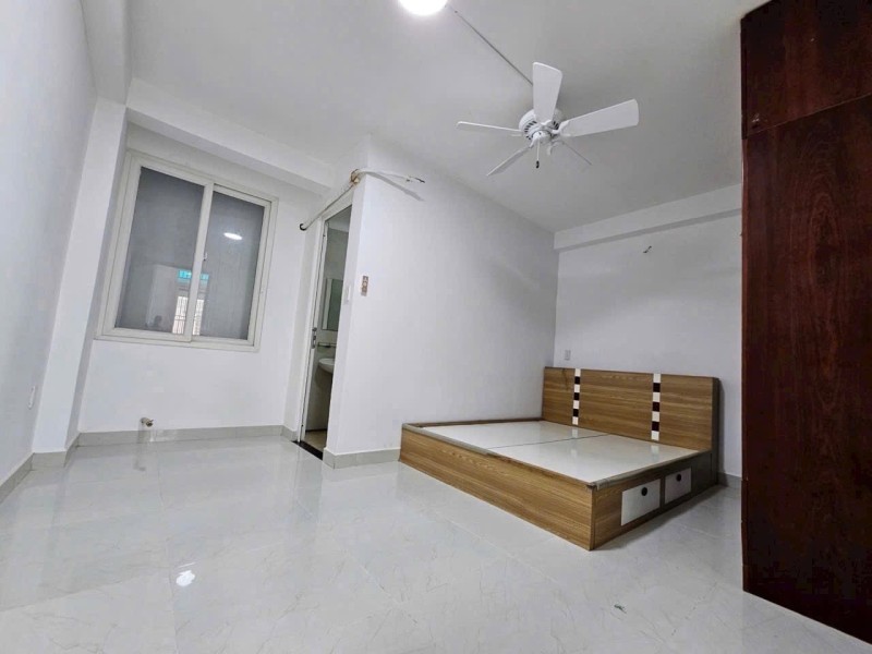 Bán nhà Lầu TP Thủ Đức,đường xe hơi ra vào, giá cực kì rẻ, chỉ 4 đồng 4 - Ảnh 2