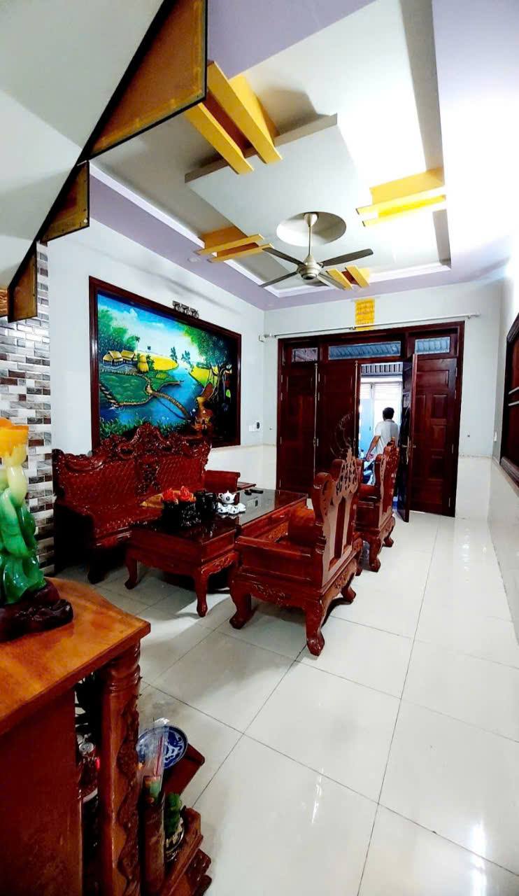 Bán nhà 3 Tầng Lầu MẶT TIỀN kinh doanh giá cực kì rẻ,gần chợ Tân Long - Ảnh 4