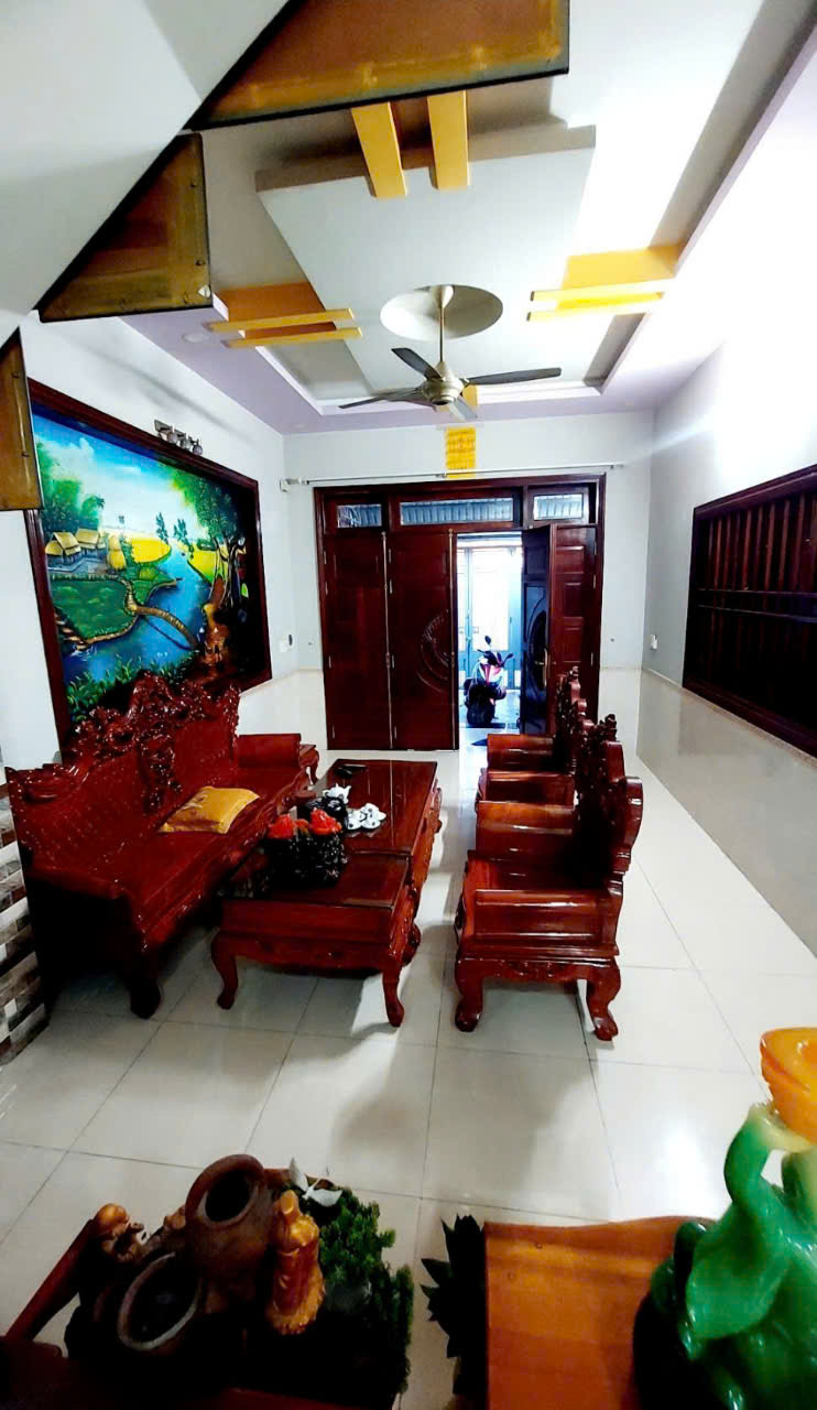 Bán nhà 3 Tầng Lầu MẶT TIỀN kinh doanh giá cực kì rẻ,gần chợ Tân Long - Ảnh 3