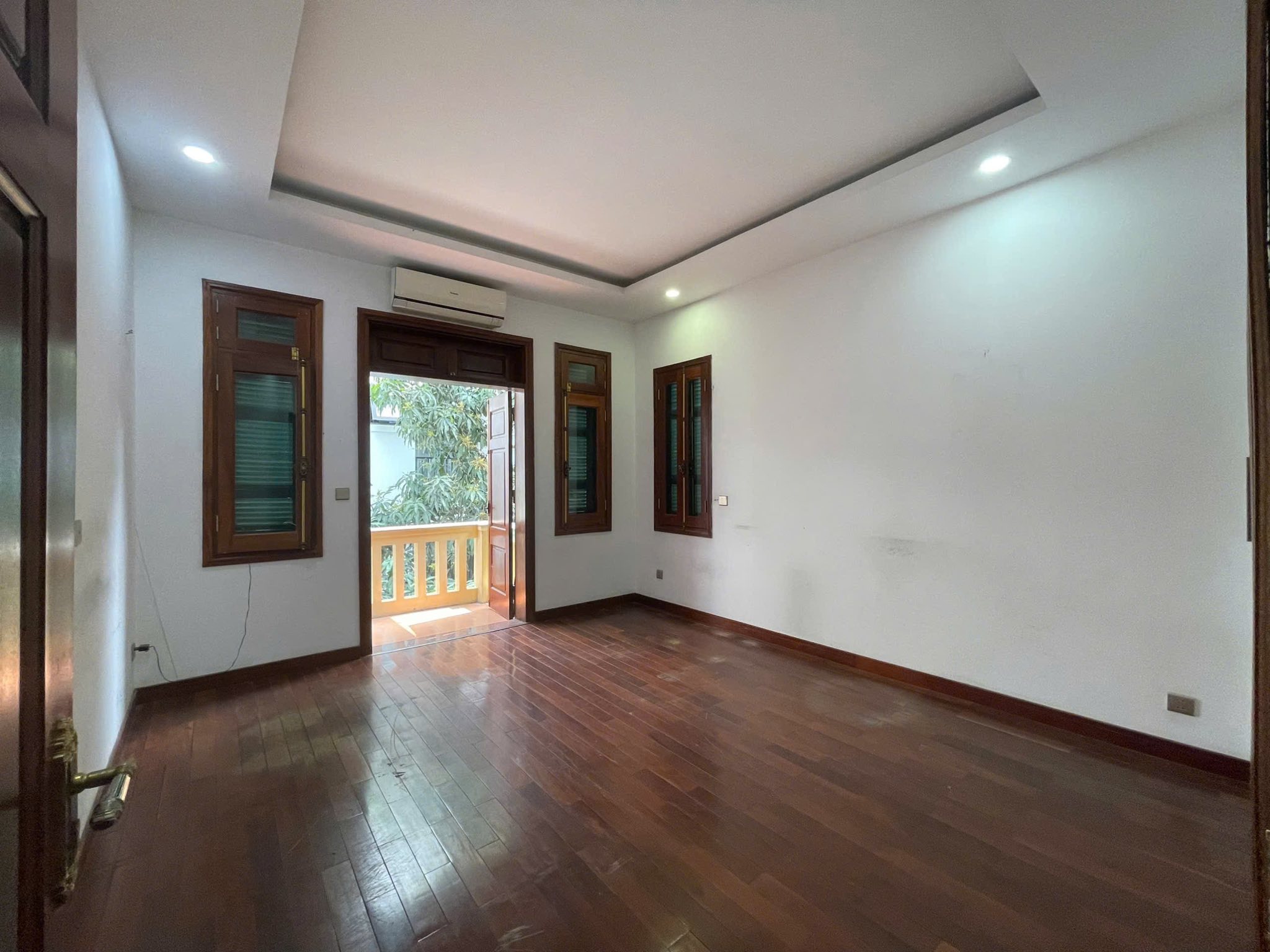 Bán Nhà Lạc Long Quân 52m x 5 tầng Mt 4.1m Mặt Ngõ Ô Tô Kinh Doanh Giá 19.9 Tỷ. - Ảnh 3