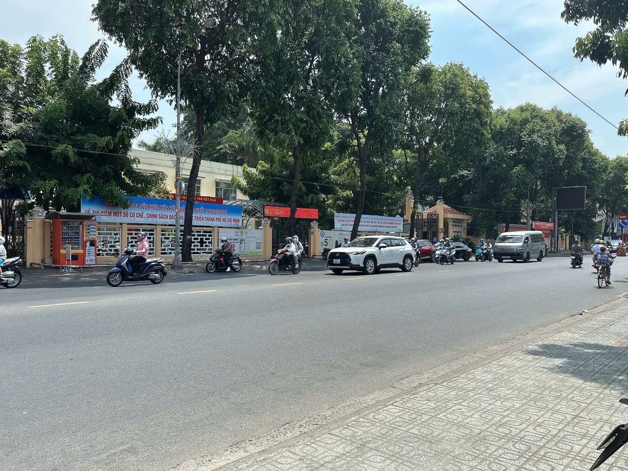 Nhà phố 5 lầu đẹp lung linh 80m2 Quang Trung xe hơi đậu nhà T.máy view Mercedes 13 tỷ hơn - Ảnh chính