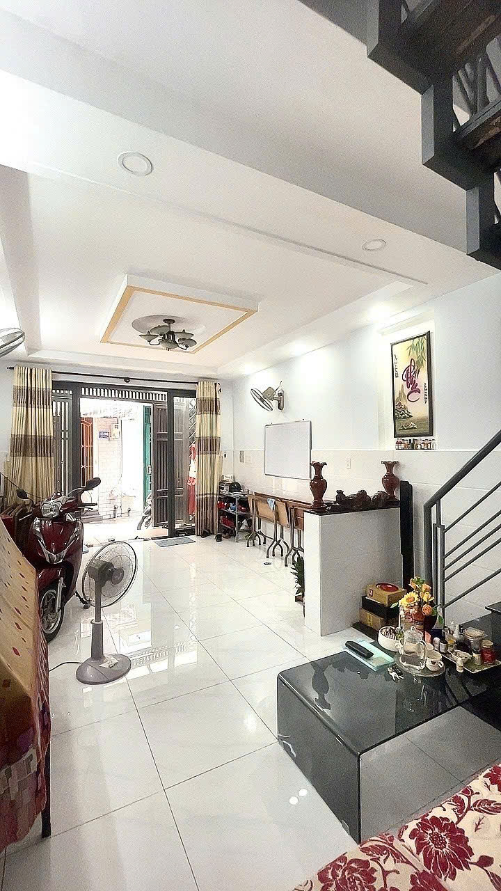 Thơm nhà Lê Trọng Tấn  Tân Phú ngay trường Đại Học Công Thương 50m2,2Tầng Nhỉnh 4tỷ - Ảnh 2