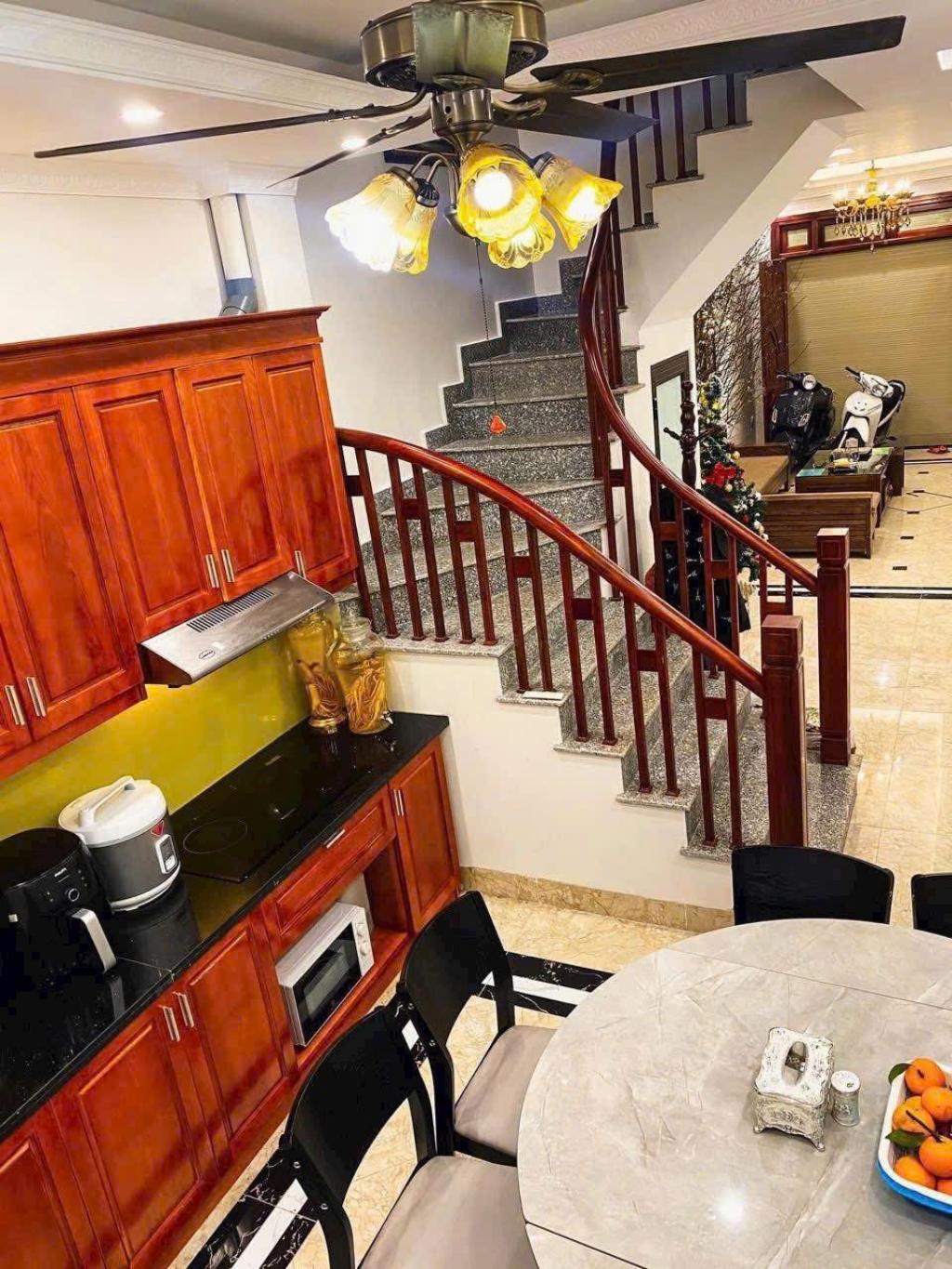 SIÊU PHẨM LÔ GÓC - THIẾT KẾ HIỆN ĐẠI - 5 PHÒNG NGỦ - VỊ TRÍ VÀNG VŨ XUÂN THIỀU, LONG BIÊN! - Ảnh 1