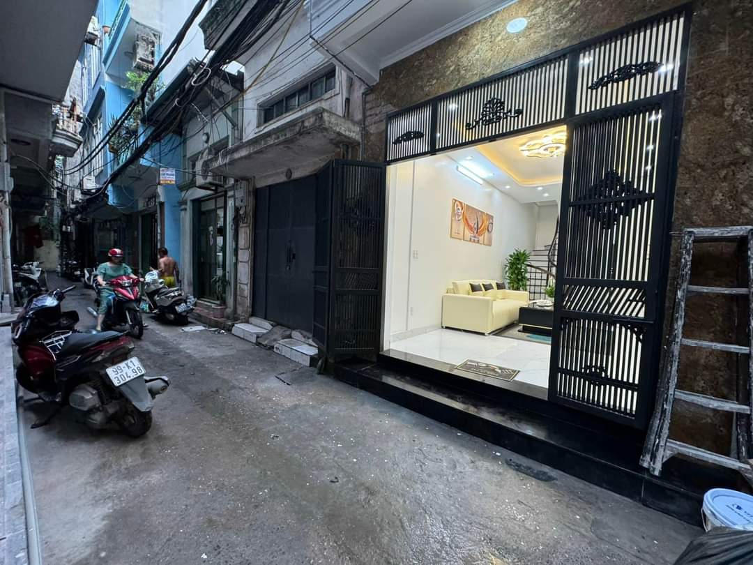 Phân lô Hoàng Cầu 81m2 lô góc - ô tô đỗ cửa - ngõ thông mặt tiền 7m chỉ 14 tỷ - Ảnh chính