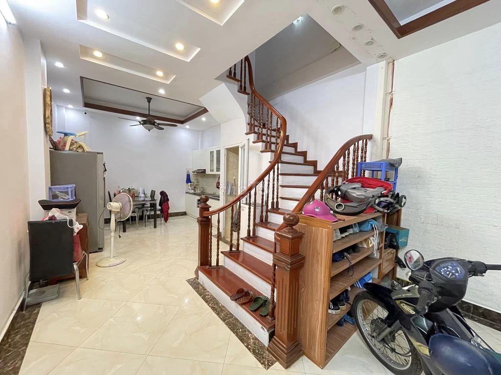 Bán nhà Văn Chương 40m2 mặt tiền rộng, gần phố giá bán 3,6 tỷ nhà đẹp (có thương lượng) - Ảnh 1