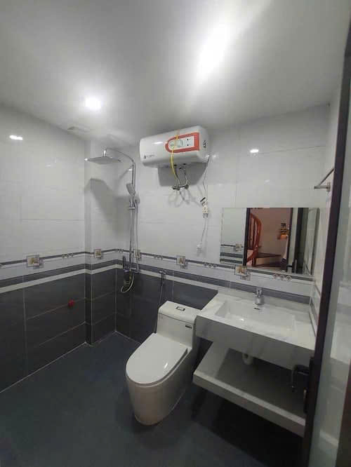 Nhà đẹp Nguyễn Văn Linh hơn 4 tỷ, 30m2, MT 4m, 5 tầng, gần ô tô - Ảnh 3