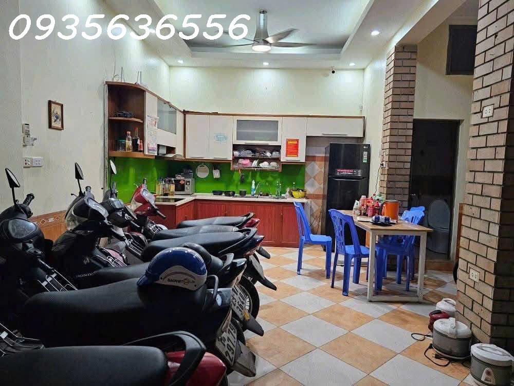 PHỐ VỌNG - PHÂN LÔ - 46M² x 5 TẦNG – MT 5.6M – GIÁ 11.X TỶ<br>Ô TÔ ĐỖ CỬA – KINH DOANH NHỎ – DÒNG TIỀN - Ảnh 2